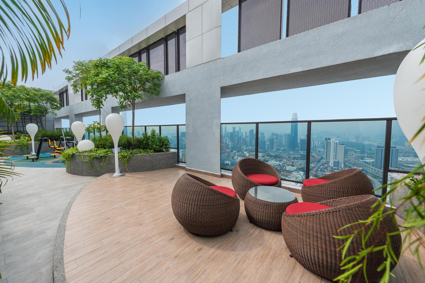 Tallest Concept Theme Suite Klcc Куала Лумпур Екстериор снимка